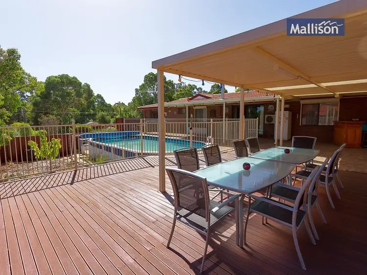6 Eatts Road, Roleystone WA 6111