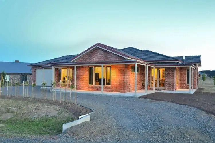 10 Maxwell Street, Cardigan Village VIC 3352
