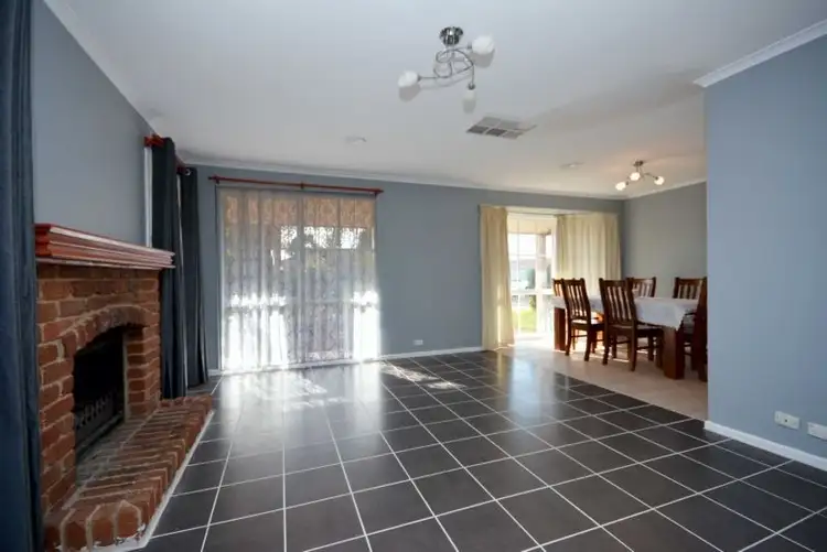 Fifth view of Homely house listing, 2 Hartland Court, Craigieburn VIC 3064