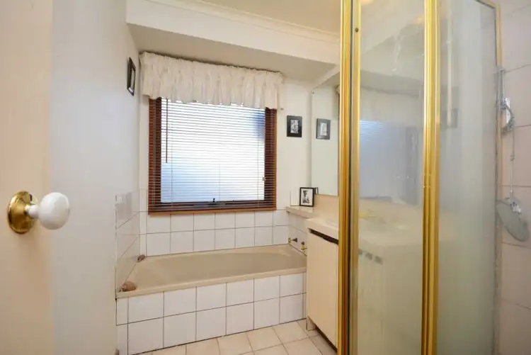 Seventh view of Homely house listing, 2 Hartland Court, Craigieburn VIC 3064
