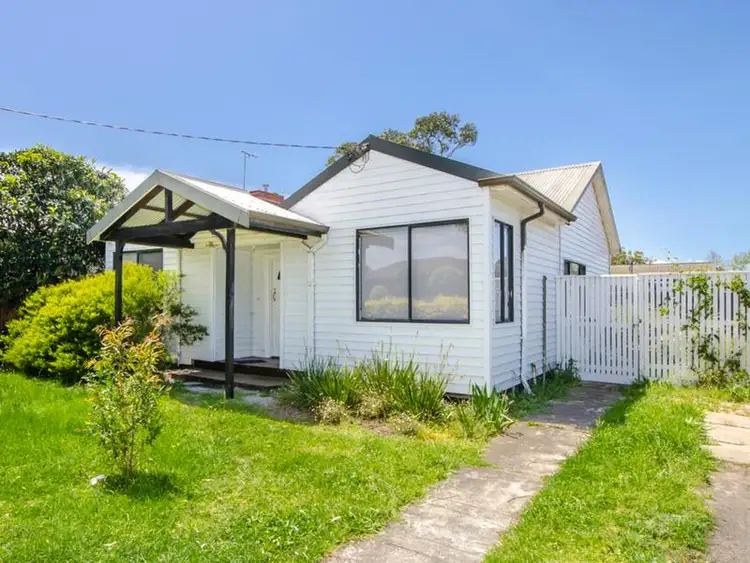 1/2 Charlotte Street, Newport VIC 3015