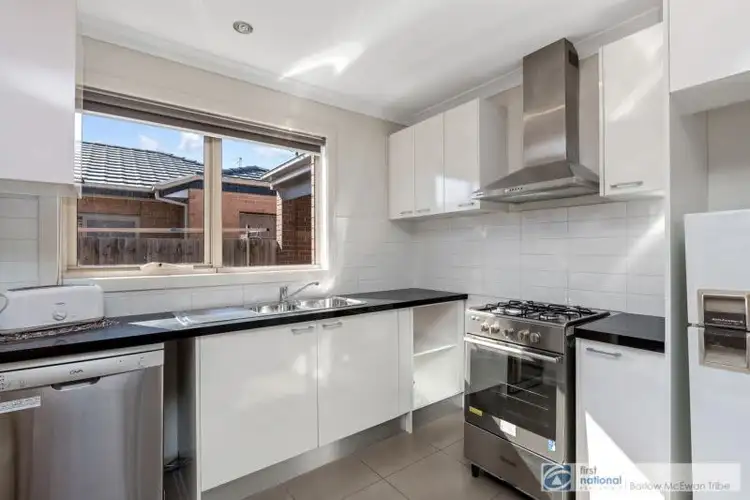 2/105 Merton Street, Altona Meadows VIC 3028