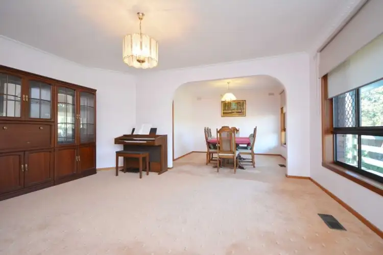 Fifth view of Homely house listing, 2 Wichill Close, Greenvale VIC 3059