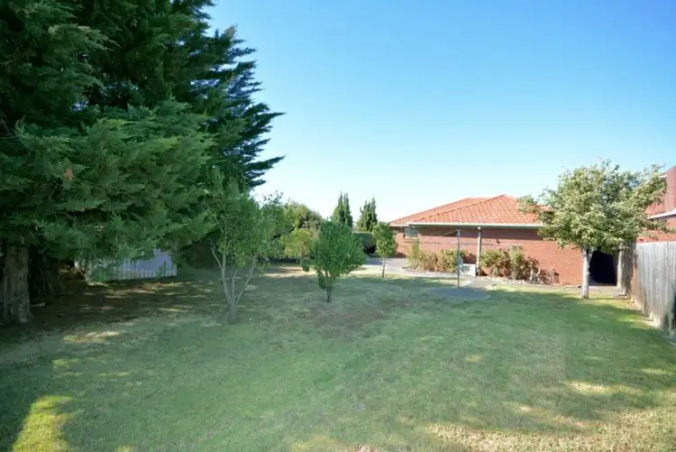 Seventh view of Homely house listing, 2 Wichill Close, Greenvale VIC 3059