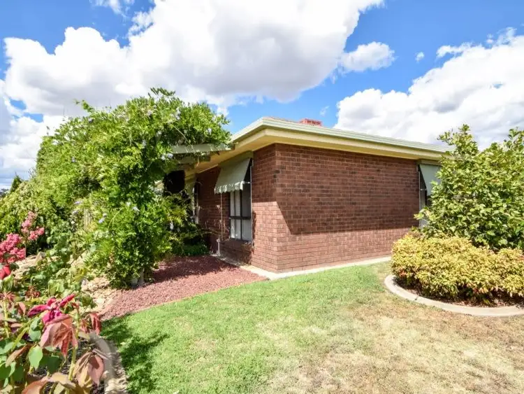 Main view of Homely unit listing, 1/10 Hulme Drive, Wangaratta VIC 3677