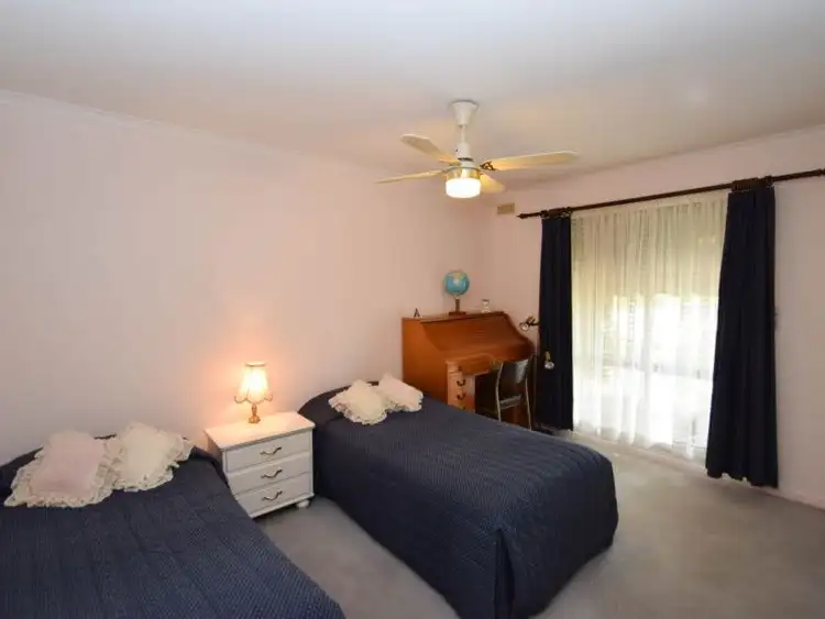 Sixth view of Homely unit listing, 1/10 Hulme Drive, Wangaratta VIC 3677