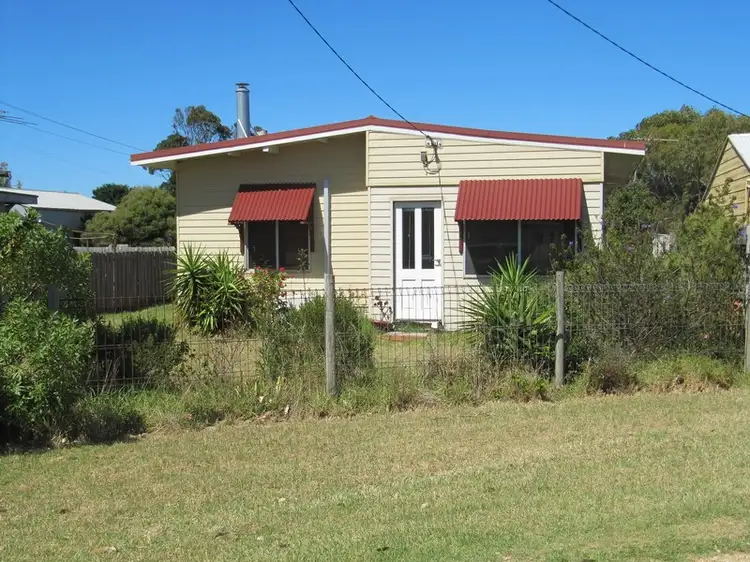 5 Government Road, Seaspray VIC 3851