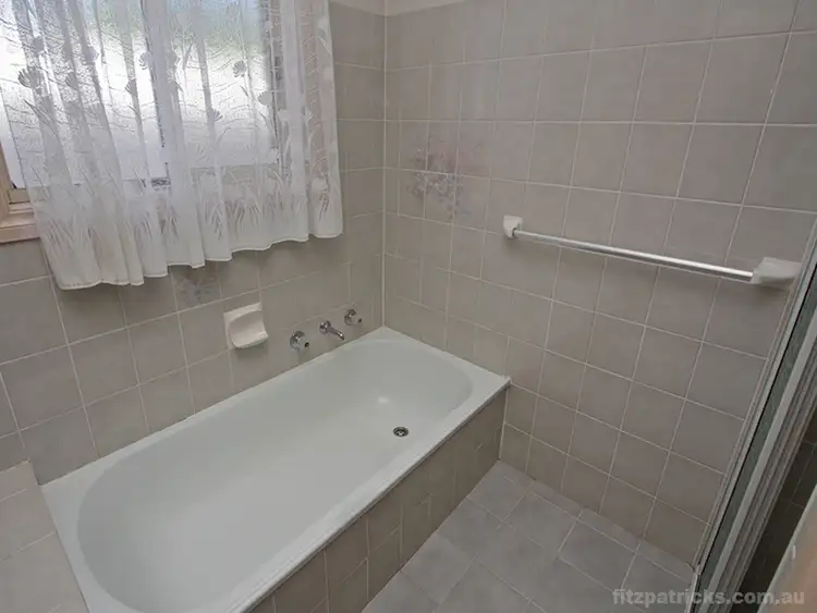 Seventh view of Homely house listing, 20 Overdale Drive, Bourkelands NSW 2650