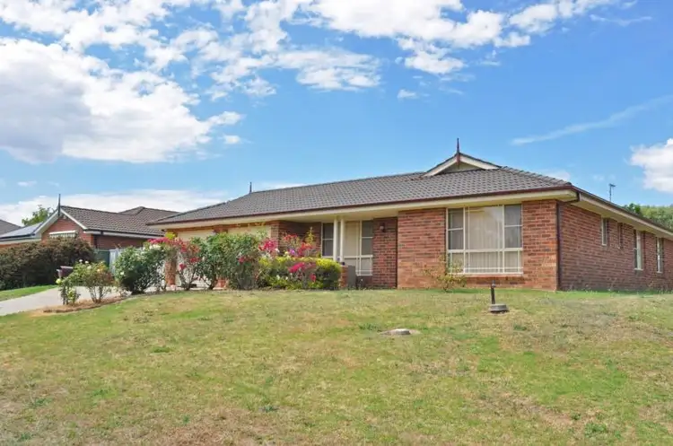 12 Ussher Crescent, Windradyne NSW 2795