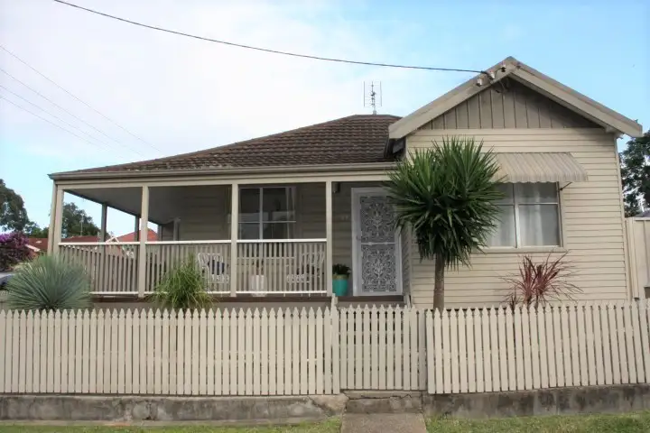 33 Macquarie Street, Wallsend NSW 2287