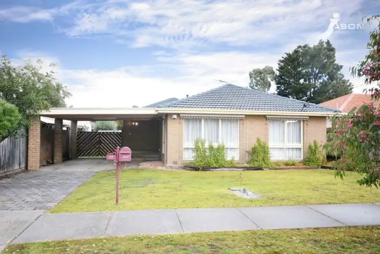17 Handsworth Cresent, Tullamarine VIC 3043