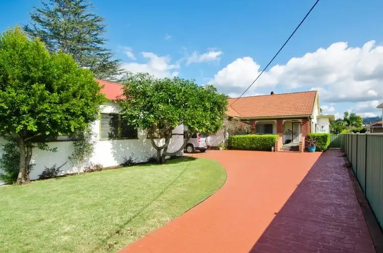 121 Springwood Street