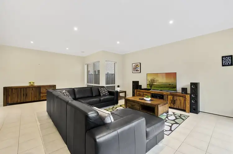 Fourth view of Homely house listing, 8 Cartier Walk, Sanctuary Lakes VIC 3030