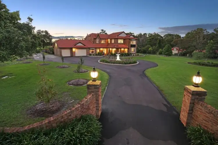 4 Walter Parade, Black Hill NSW 2322
