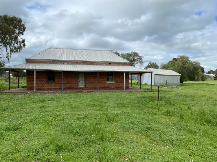 10 Brooking Street, Beverley WA 6304