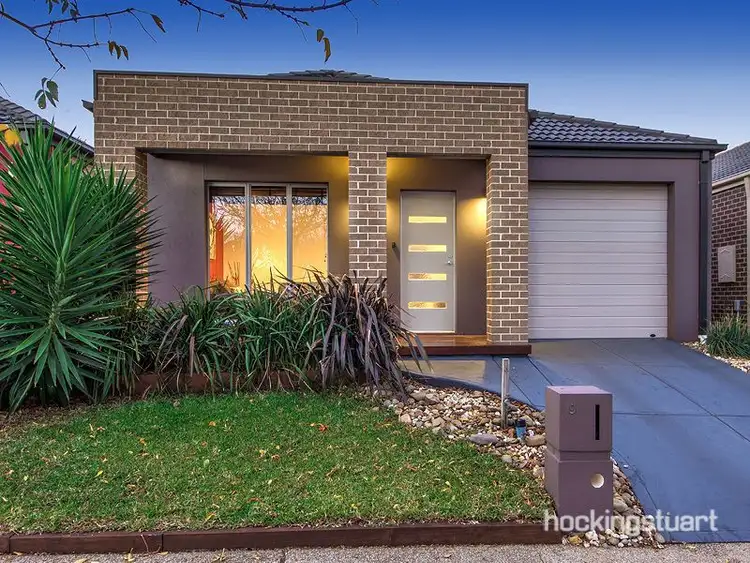 9 Elsternwick Street, Caroline Springs VIC 3023