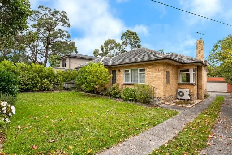 18 Laurence Grove, Ringwood East VIC 3135