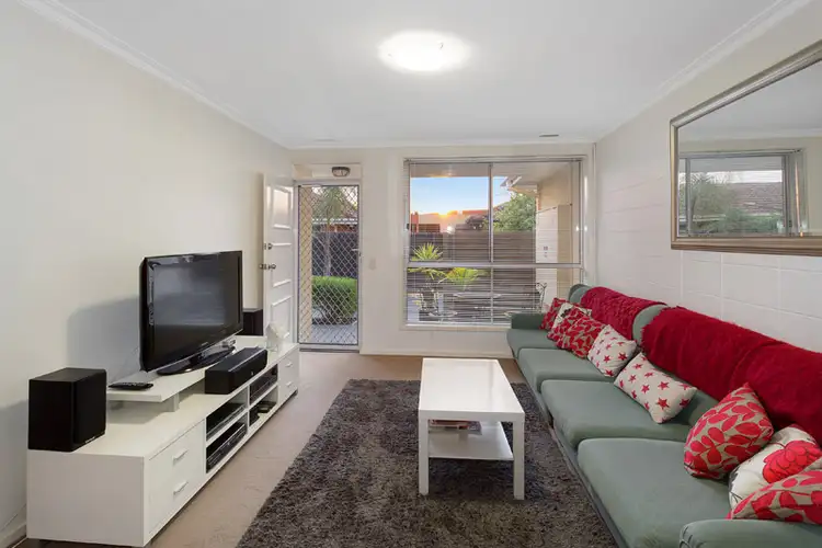 Second view of Homely unit listing, 2/18 Broadway, Bonbeach VIC 3196