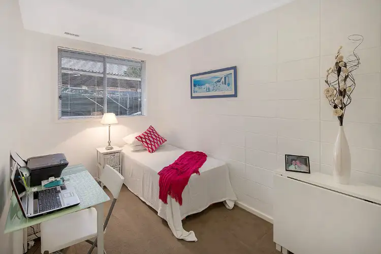 Fifth view of Homely unit listing, 2/18 Broadway, Bonbeach VIC 3196