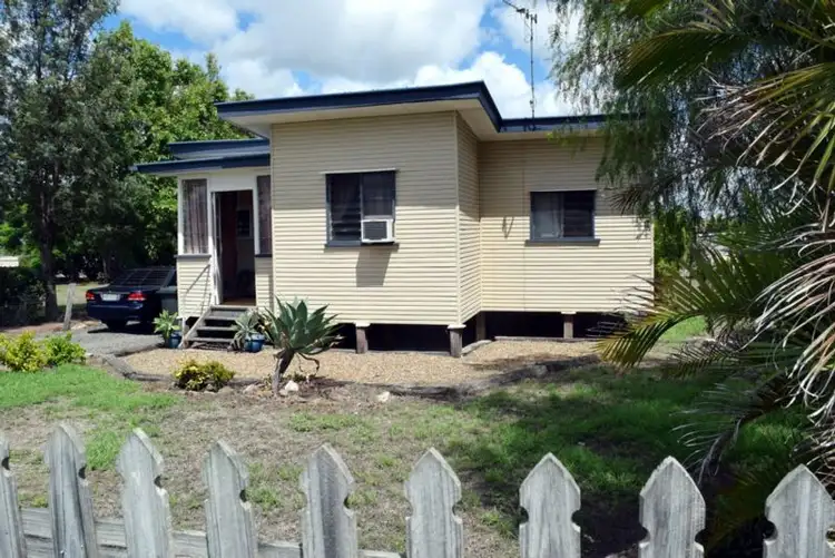 8 Adelong Street, Gayndah QLD 4625