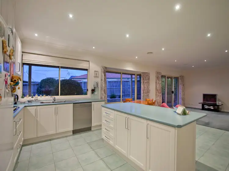 Fifth view of Homely house listing, 2 Wagtail Court, Langwarrin VIC 3910