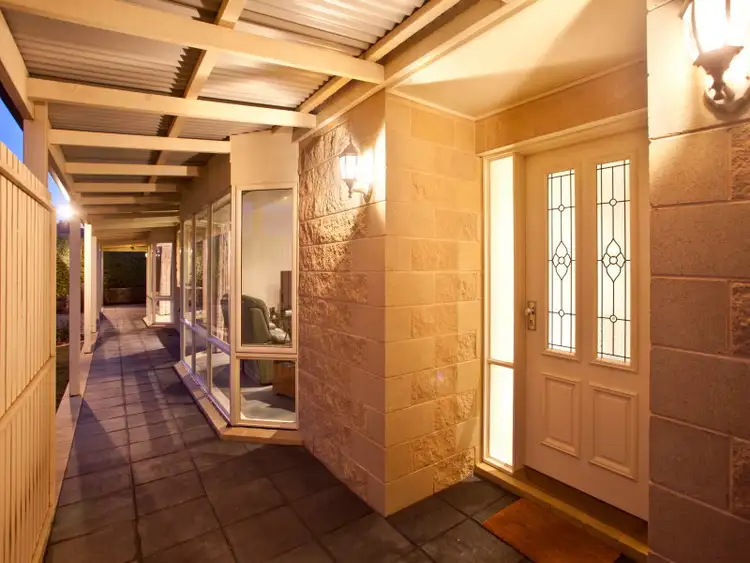 Second view of Homely house listing, 2 Wagtail Court, Langwarrin VIC 3910