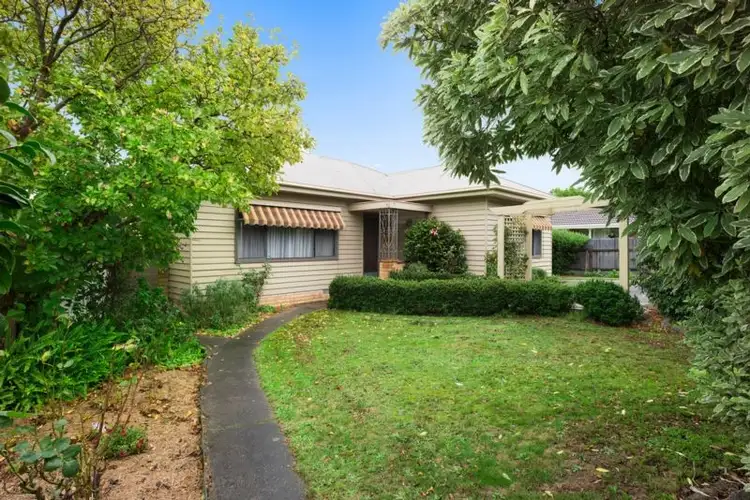 8 Gravesend Street, Colac VIC 3250