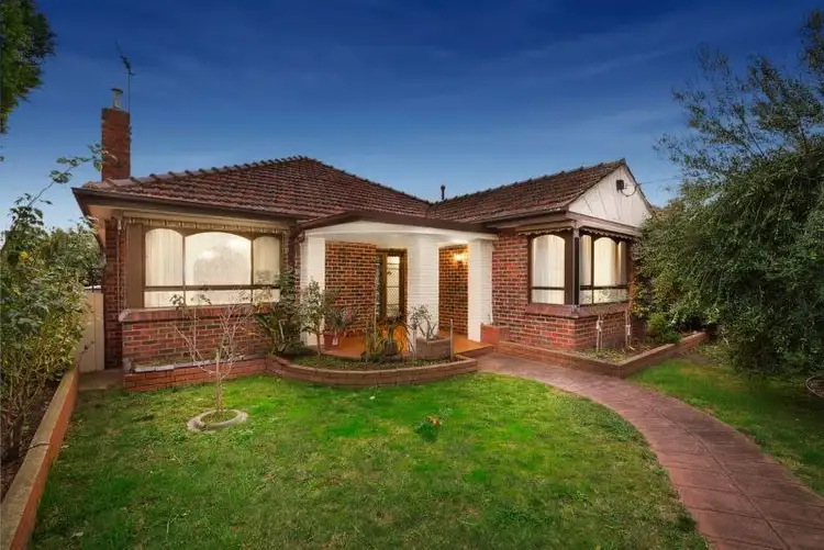 33 Balmoral Avenue, Pascoe Vale South VIC 3044