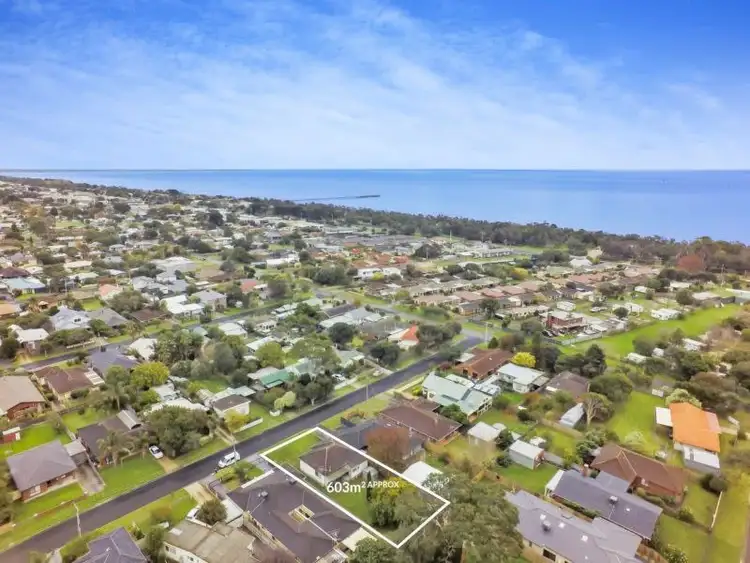 7 Madura Street, Rosebud VIC 3939