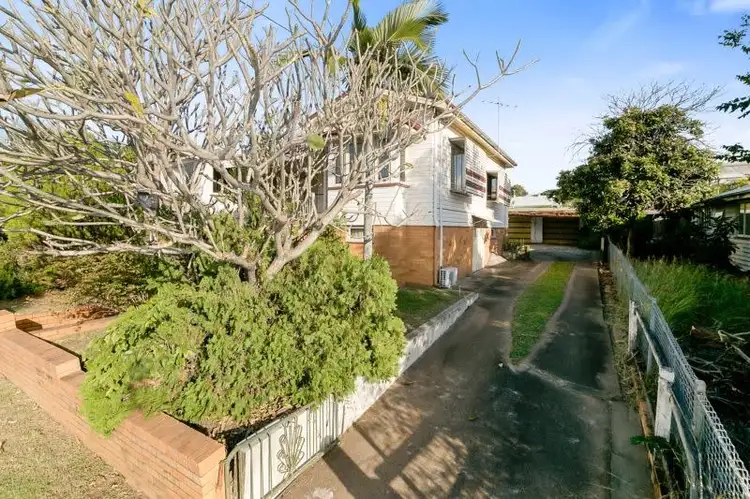 81 Brisbane Road, Newtown QLD 4305