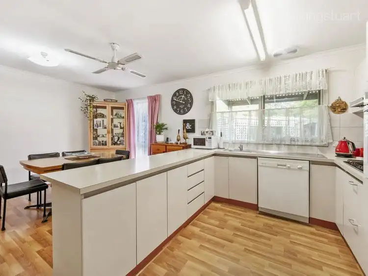 Fifth view of Homely house listing, 2 Vickie Court, Rosebud VIC 3939