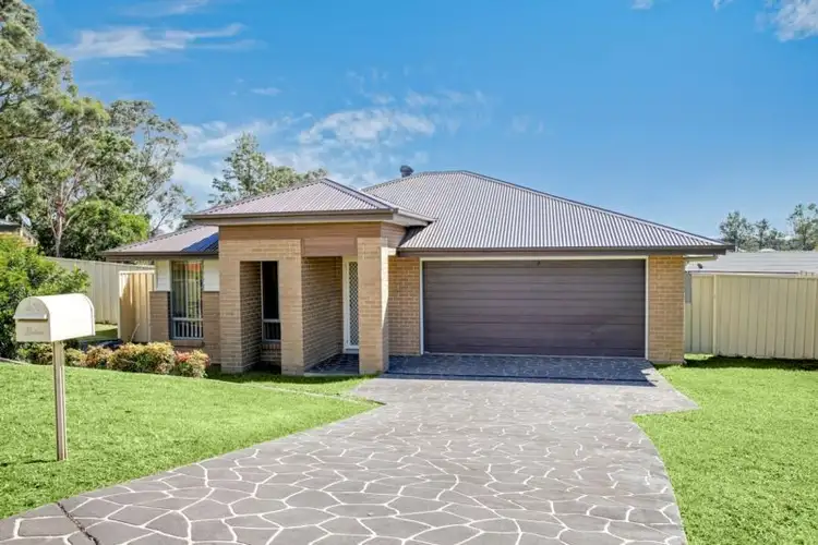 6 Hughes Close, Kurri Kurri NSW 2327