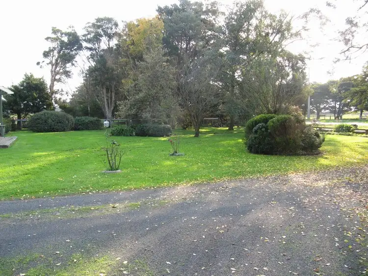 841 Sale-Cowwarr Road, Nambrok VIC 3847