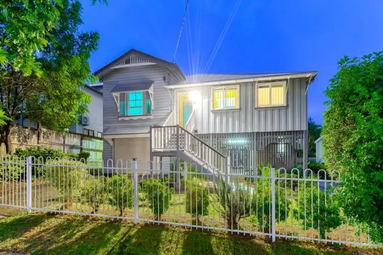 9 Faversham Street, Woolloongabba QLD 4102