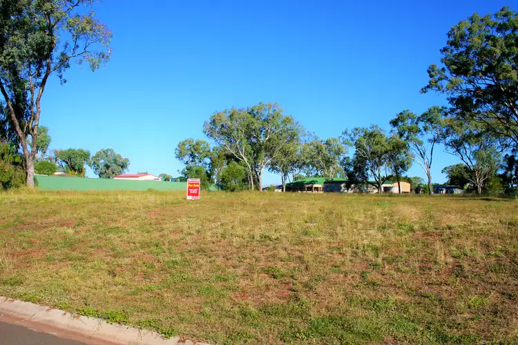 15 Sussex Drive, Oakey QLD 4401