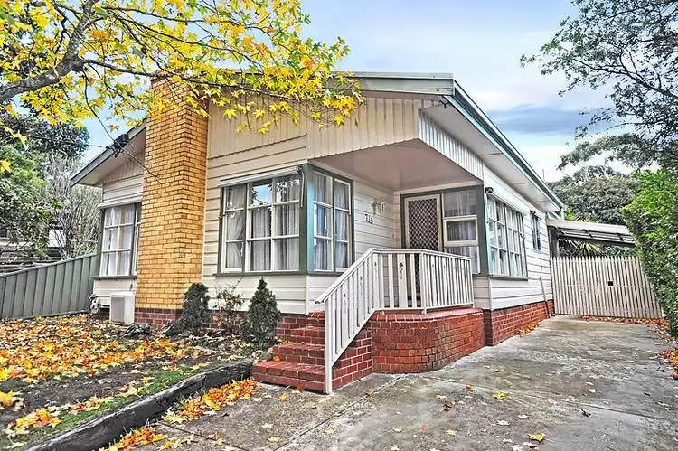 716 Chisholm Street, Black Hill VIC 3350