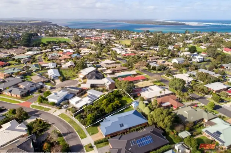 94 Woodland Heath Drive, Inverloch VIC 3996