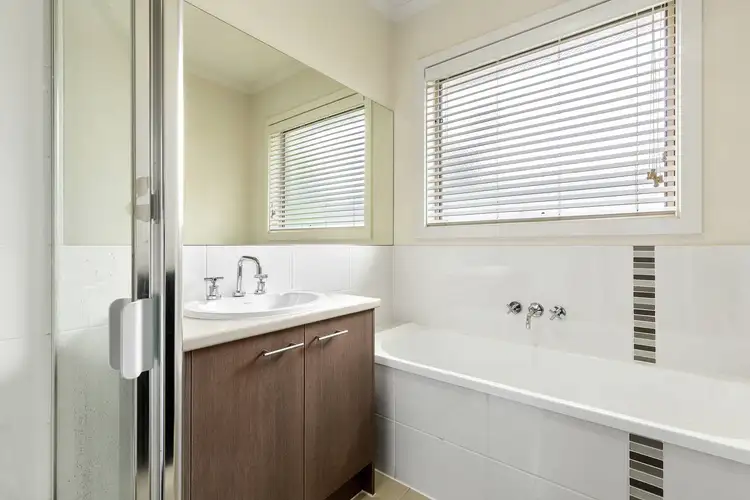 Sixth view of Homely unit listing, 2/2 Langewan Road, Langwarrin VIC 3910