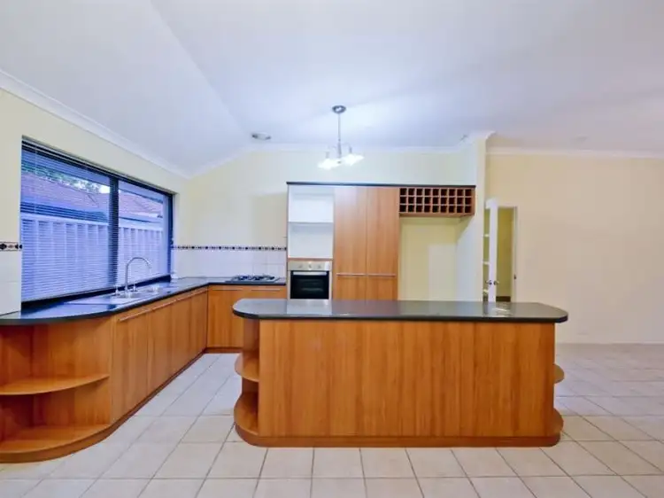 Seventh view of Homely house listing, 21 Dayana Crt, Redcliffe WA 6104
