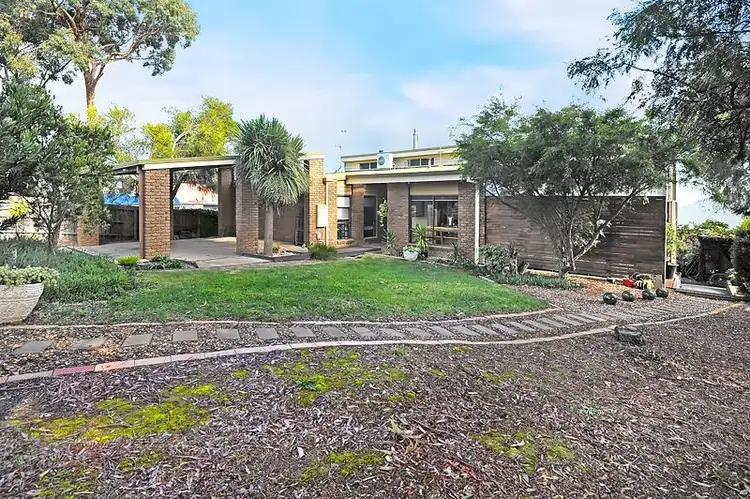 205 Sim Street, Black Hill VIC 3350