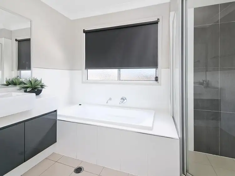 34 Brittany Crescent, Raceview QLD 4305