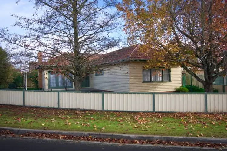 4 Bowden Street, Wendouree VIC 3355