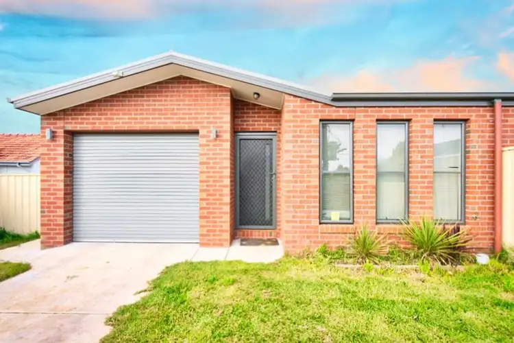 Main view of Homely unit listing, 2b Banksia Road, Wendouree VIC 3355