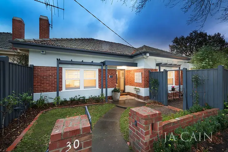 30 Woodlands Avenue, Camberwell VIC 3124