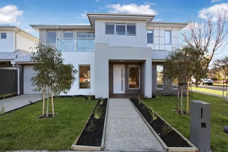 1/2 Cleghorn Avenue, Altona North VIC 3025