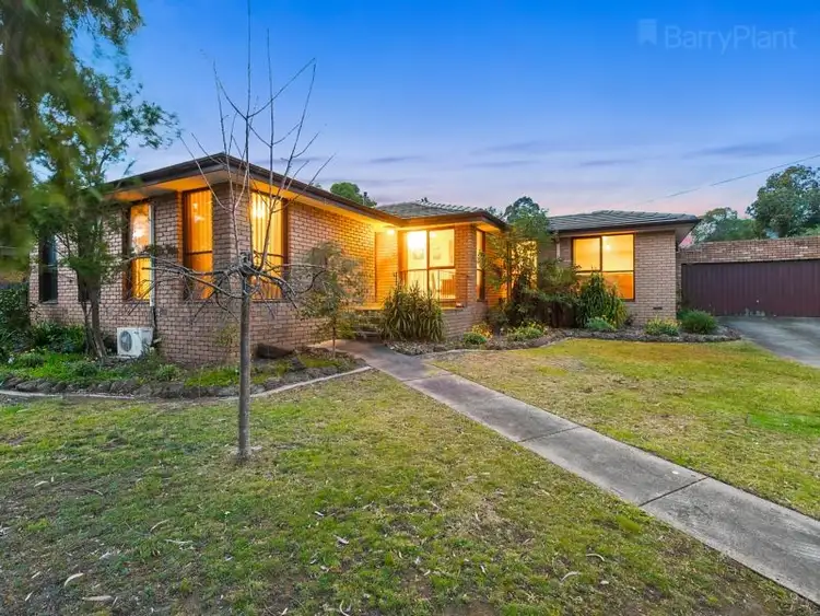 17 Mareeba Crescent, Bayswater VIC 3153