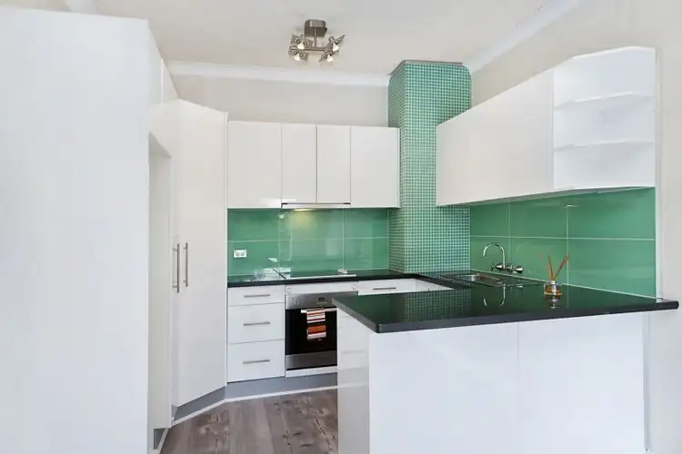2/15-17 Hillview Crescent, The Hill NSW 2300