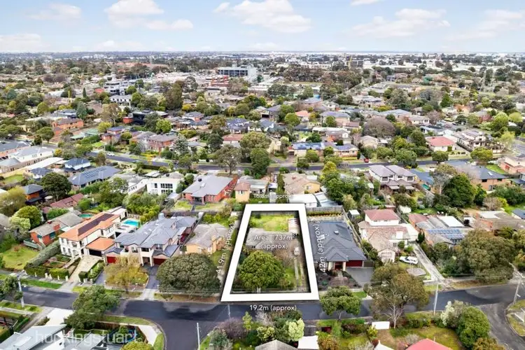 Second view of Homely house listing, 12 Illuka Crescent, Mount Waverley VIC 3149