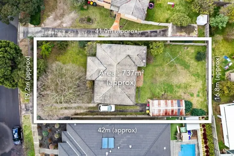 Fourth view of Homely house listing, 12 Illuka Crescent, Mount Waverley VIC 3149