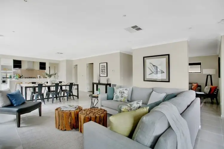 9 Verdant Avenue, Sandhurst VIC 3977